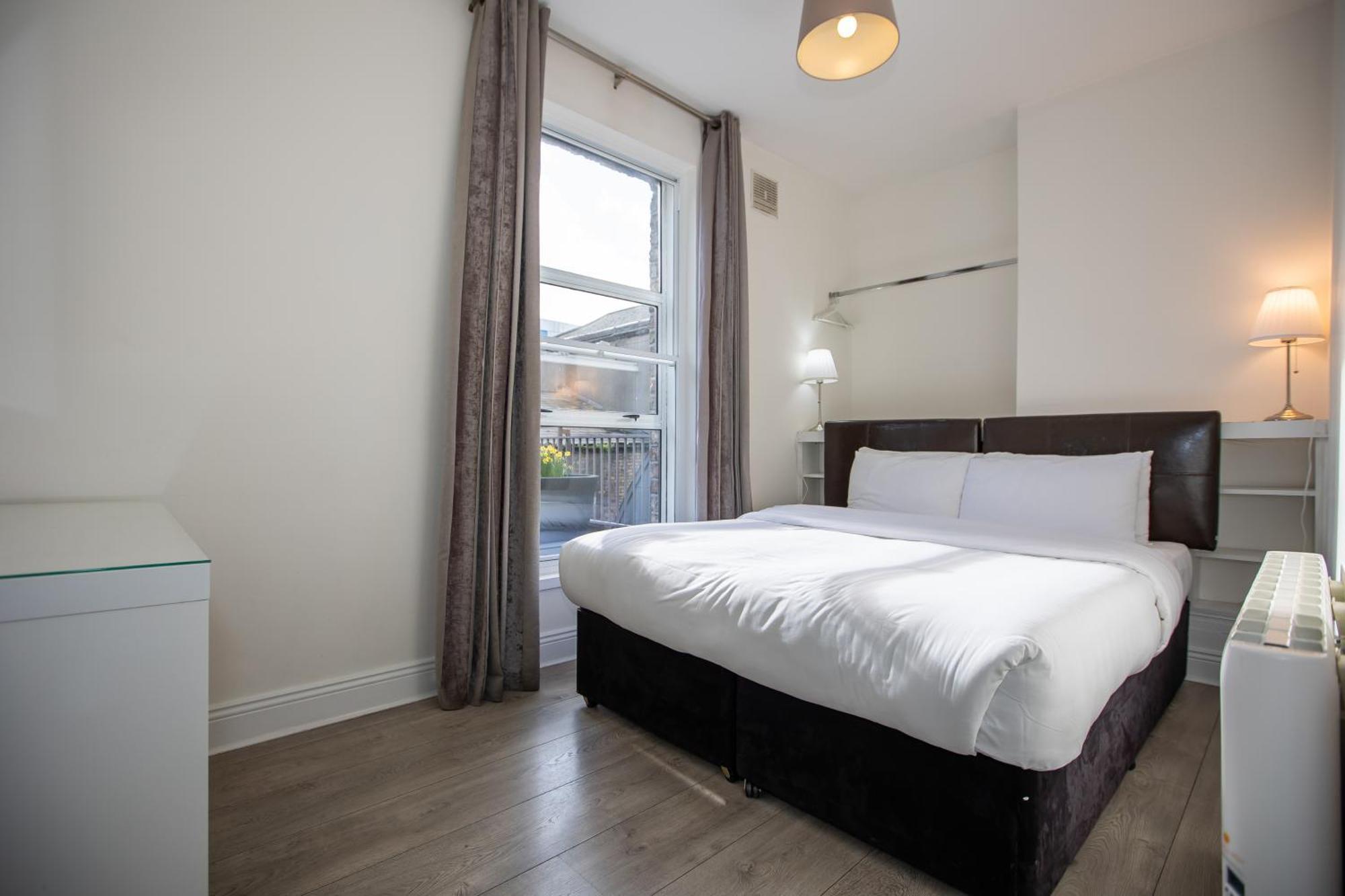 Temple Bar Essex Apartments — Photos 1